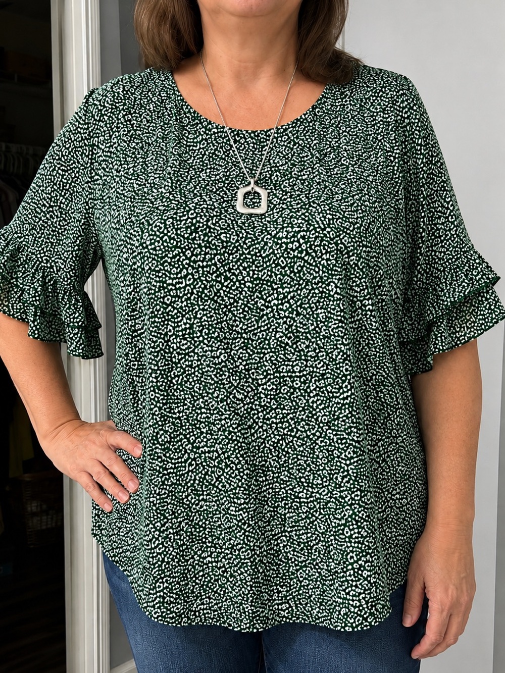 Relaxed Green Leopard Printed Flutter Sleeve Silk-like Tunic Women’s 3X